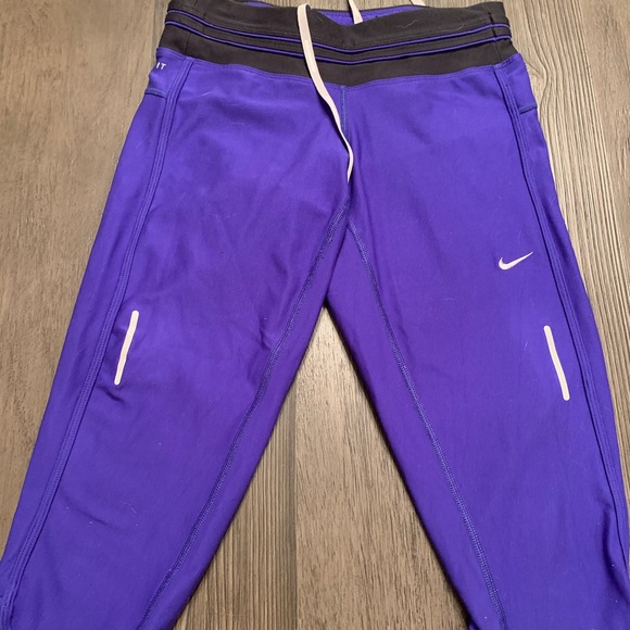 Nike Crop Leggings - Picture 1 of 1